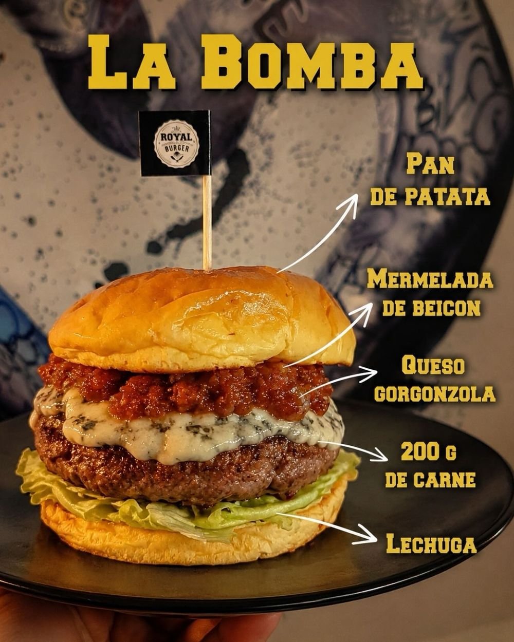 La Bomba, la hamburguesa del mes, con sus ingredientes rotulados